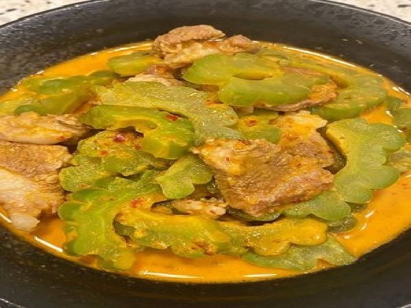 แกงคั่วไก่มะระ